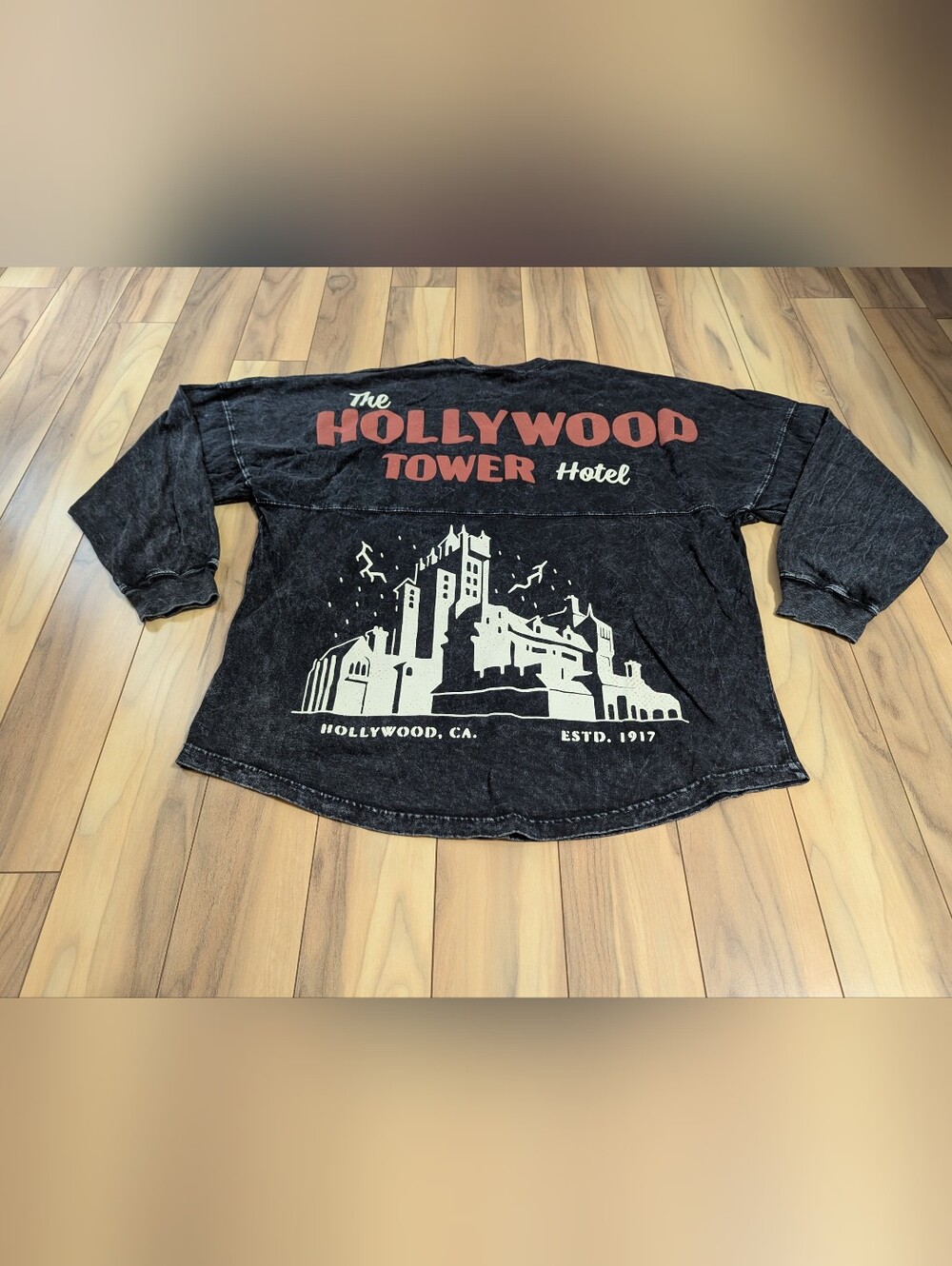 Disney's The Hollywood Tower Hotel Twilight Zone Spirit Jersey Size XL - Picture 2 of 16